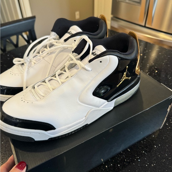 Mens Jordan Big Fund PRM Athletic Shoes in White/Metallic Gold/Black